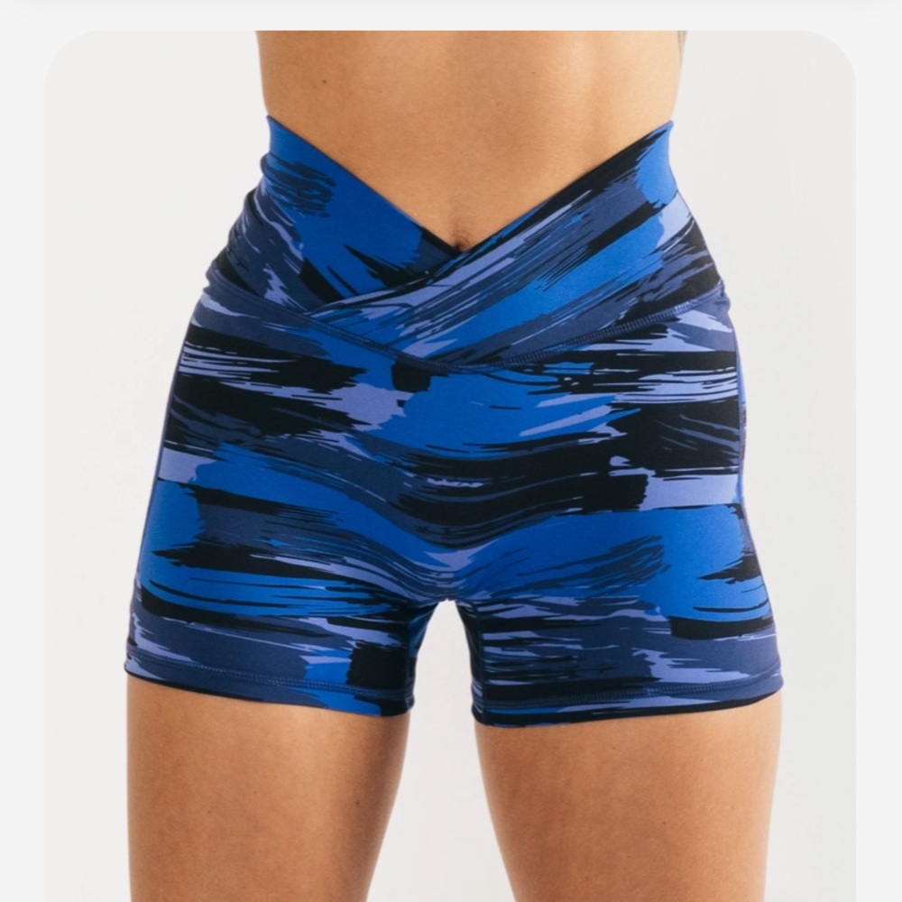 Alphalete Surface Power Short
